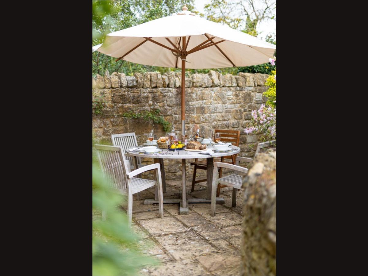 Wisteria Cottage , Pretty Cotswold Cottage Close To Chipping Campden Weston Subedge Exteriér fotografie
